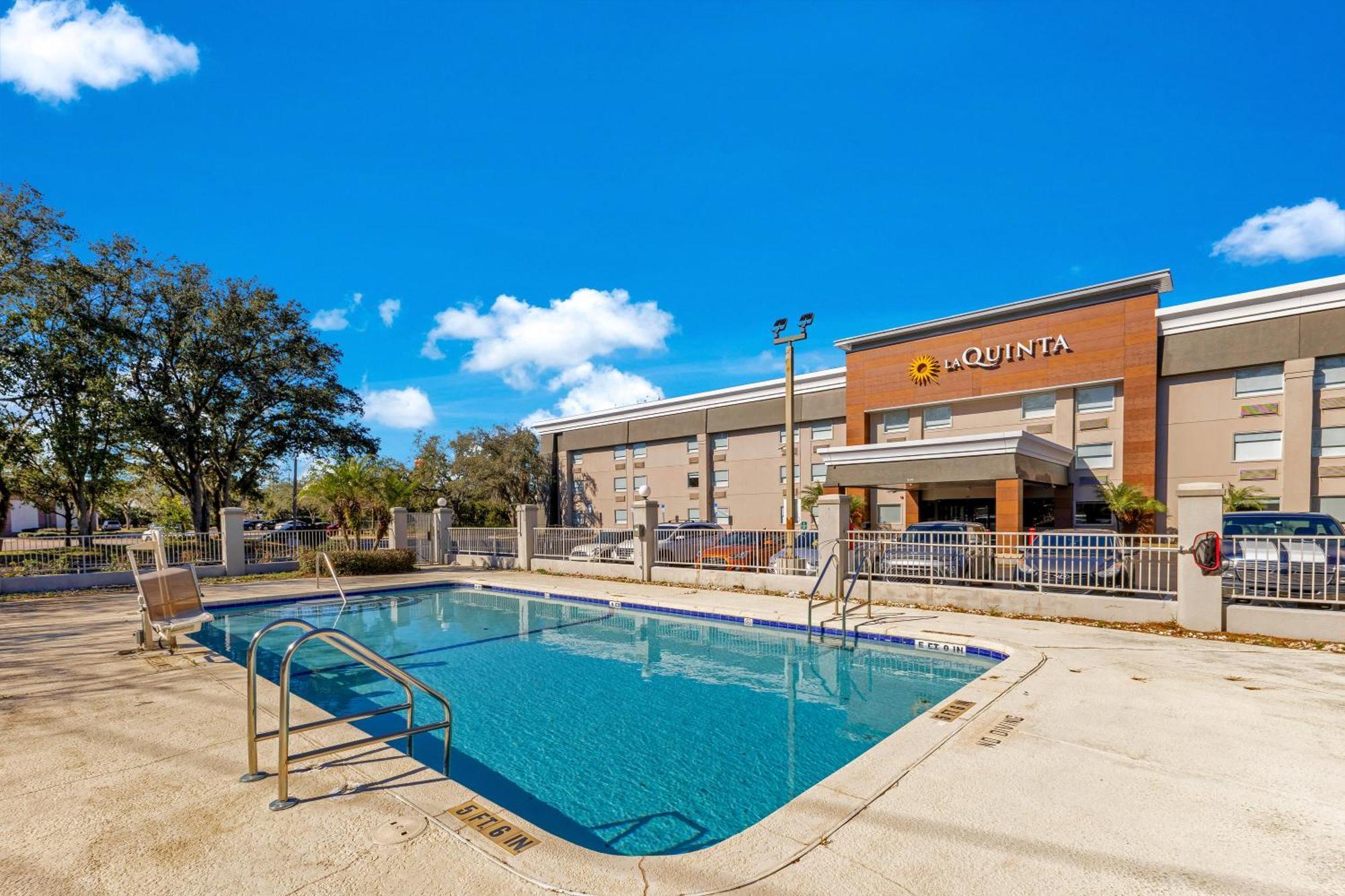 La Quinta Inn & Suites By Wyndham Jacksonville Mandarin מראה חיצוני תמונה