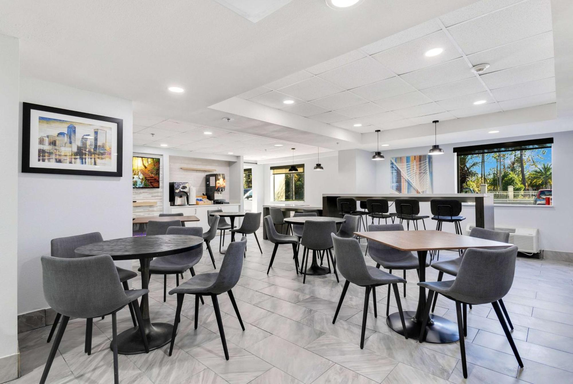 La Quinta Inn & Suites By Wyndham Jacksonville Mandarin מראה חיצוני תמונה