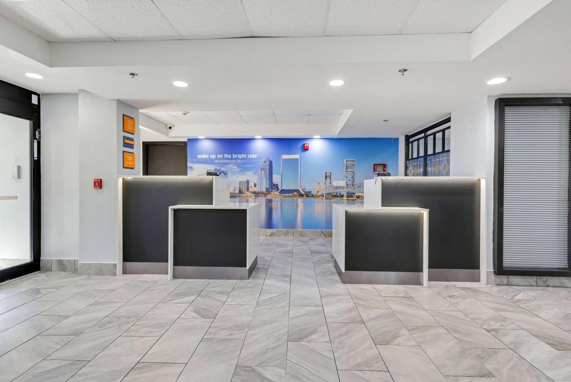 La Quinta Inn & Suites By Wyndham Jacksonville Mandarin מראה חיצוני תמונה